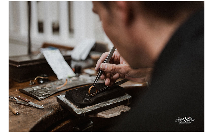 La fabrication bijou : L'art du sur-mesure par la bijouterie Linard